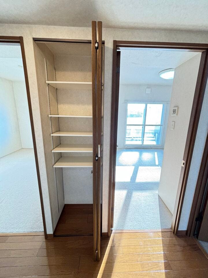 廊下にある物入