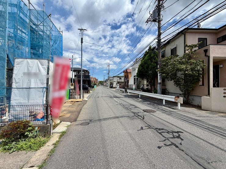 周辺はスーパー等々生活便利な施設が充実しております♪