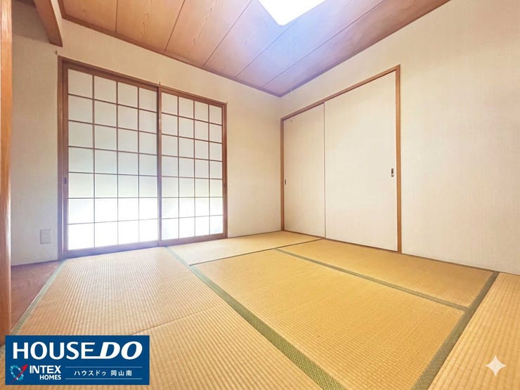 ※画像は一部加工しています(CGによる消去加工あり)
【リビング横で使いやすい便利な和室】
リビングと隣接した、家族の気配を感じられる和室!扉を開ければ開放的な大空間になり、便利な空間です♪