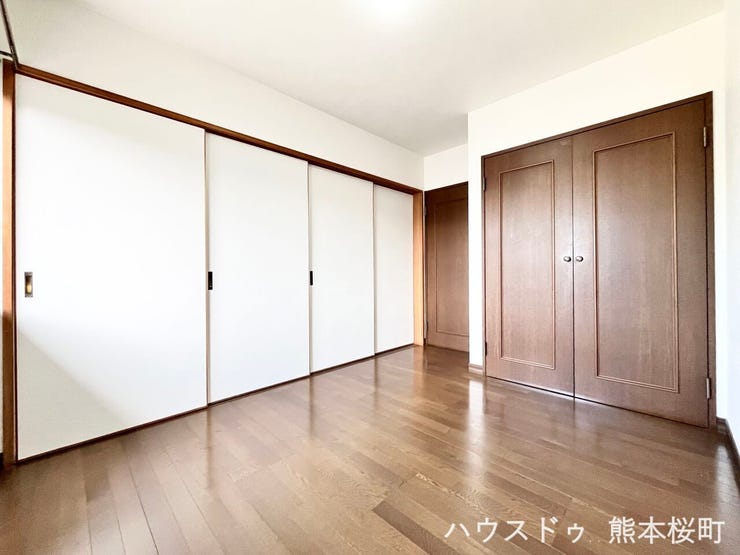 ■2階5.4帖洋室②■寝室、書斎、趣味の部屋。家族の成長やライフスタイルに合わせ、様々な使い方ができる快適な空間です。