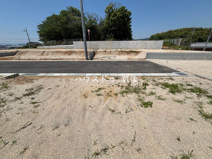 分譲地内道路は通り抜けがなく、落ち着いた住環境です。