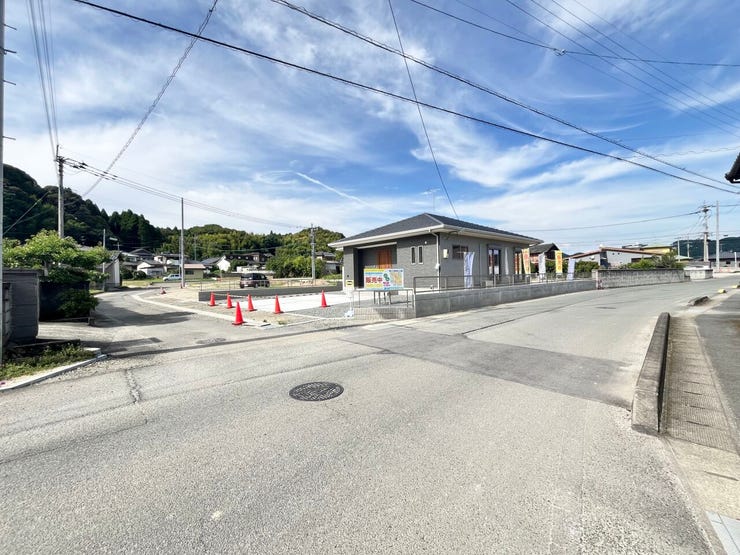 ■理想を叶える新しい暮らしの舞台■高いデザイン性と機能性を兼ね備えた住まい。ここで、家族の新しい物語が始まります。