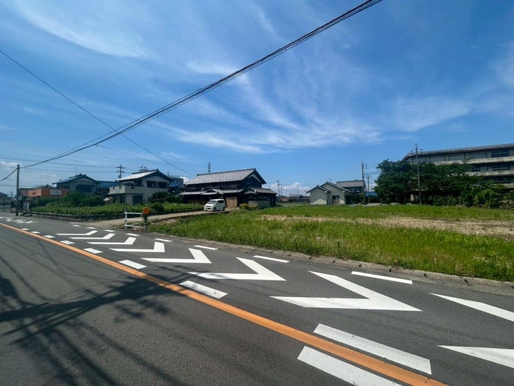 騒音や混雑が少ない閑静な住宅街は、家族連れや静かな暮らしを求める方におすすめです!
さらに当物件と同様の物件の見学が可能です!気になる方はお気軽にお問い合わせください♪