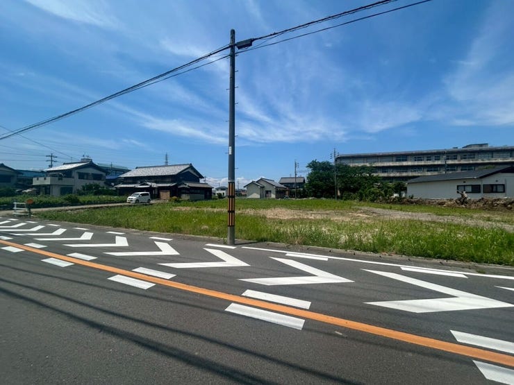 騒音や混雑が少ない閑静な住宅街は、家族連れや静かな暮らしを求める方におすすめです!
さらに当物件と同様の物件の見学が可能です!気になる方はお気軽にお問い合わせください♪
