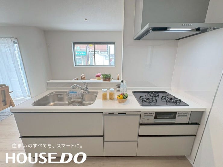 収納充実のキッチン。調理器具や食材をたっぷり収納できます。