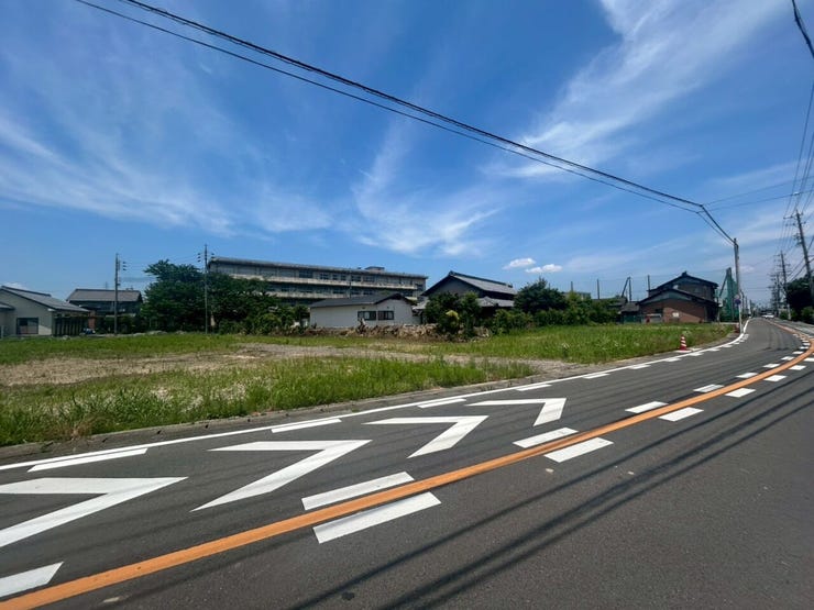 騒音や混雑が少ない閑静な住宅街は、家族連れや静かな暮らしを求める方におすすめです!
さらに当物件と同様の物件の見学が可能です!気になる方はお気軽にお問い合わせください♪