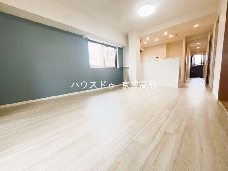 飾り過ぎないシンプルな内装と偏り過ぎないデザインで統一しました。