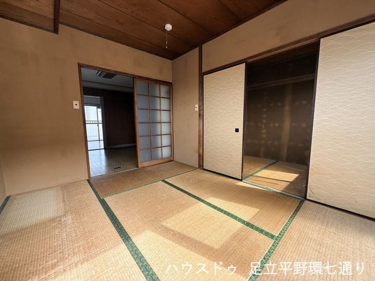 和室はくつろぎの空間としてはもちろん、客間や寝室としても活用しやすい一室です。