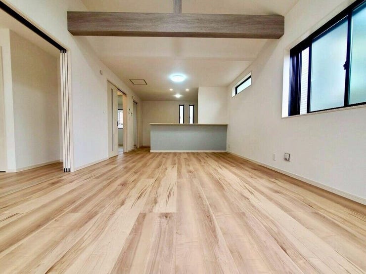 【Living】家族が集まりやすい場所で、くつろぎと会話が自然に生まれます。