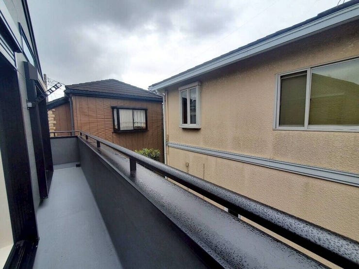 【Balcony】日当たりの良いバルコニーはお洗濯物がしっかり乾きやすく、毎日の家事にも重宝します。