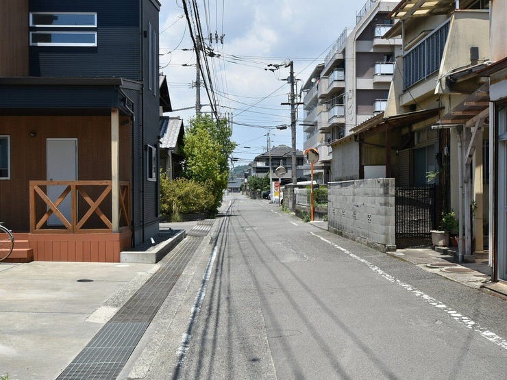 東側道路