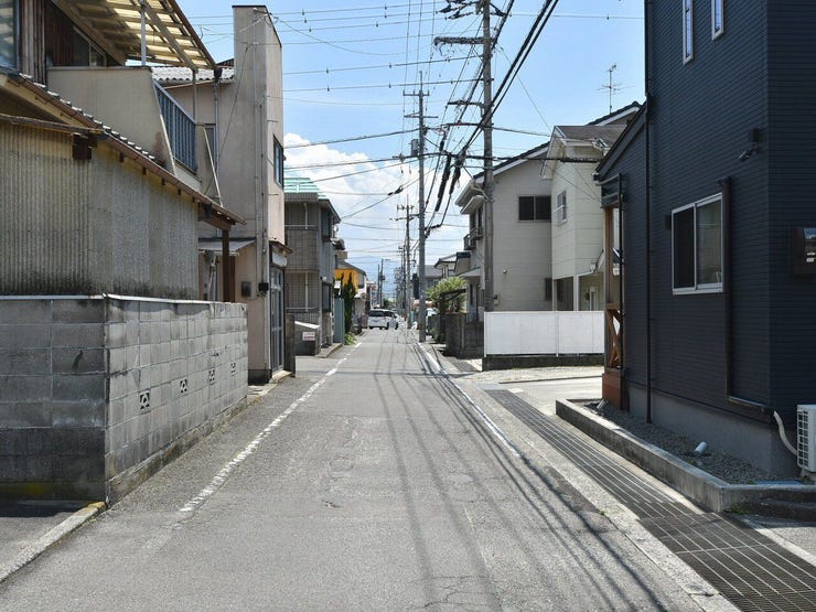 東側道路