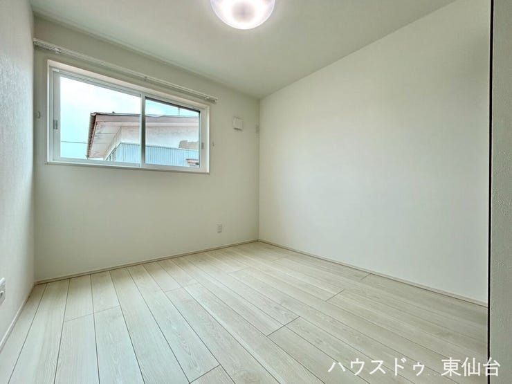 プライベートも保たれる、落ち着く洋室です♪