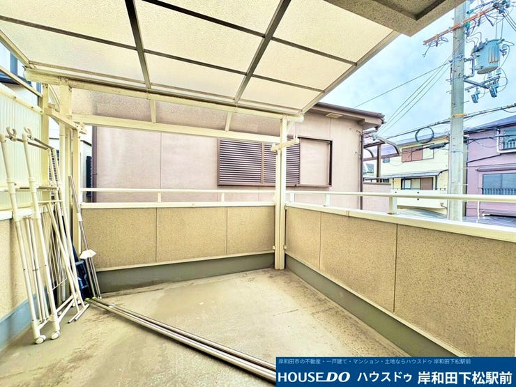 4.5帖のバルコニーです♪広々してさらに屋根もついている為、急な雨にも心配いりません♪