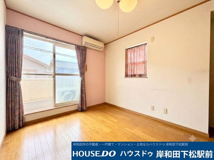 2階6帖洋室。南向きで明るい居室です♪