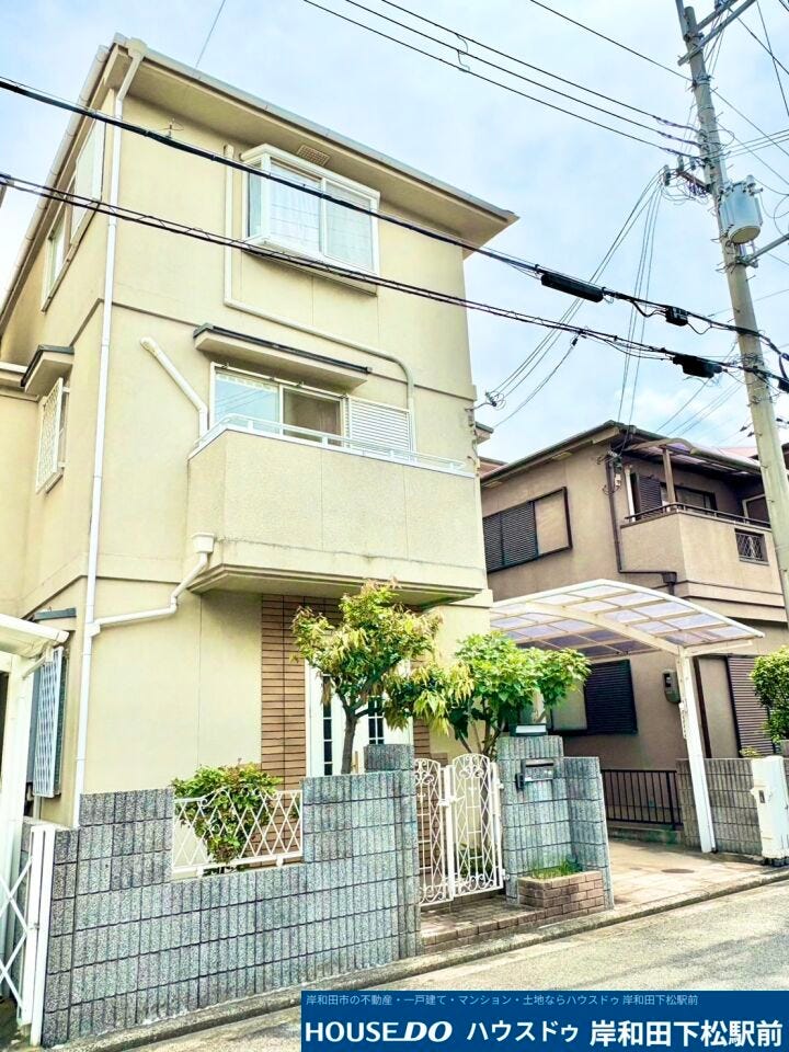 落ち着いた雰囲気の外観のお家です♪
