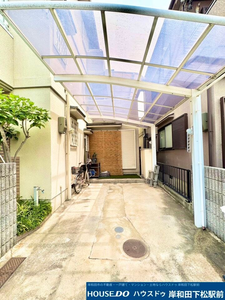 前面道路が広いため駐車もラクラク♪