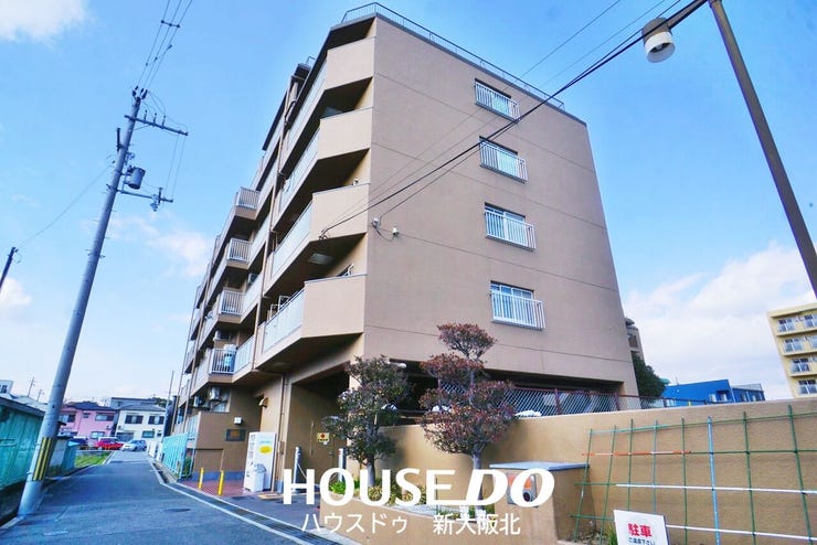 ■御堂筋線「江坂駅」徒歩12分!
■1982年築!7階建て!総戸数50戸!
■都心でありながら、緑豊かで閑静な住宅地!