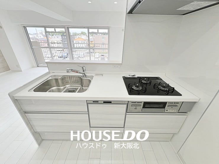 ■天板が広く、作業スペースが広く確保されているので使い勝手のよいキッチンになっています!