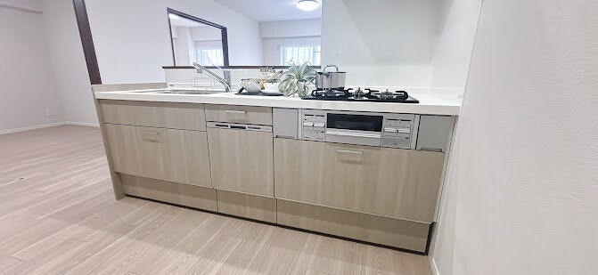 カウンターキッチンなので、お料理をしながらリビングを見渡すことができます◎
