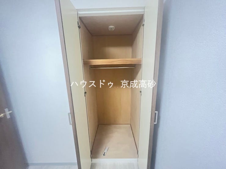 適材適所の収納付きです。