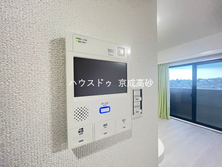 来訪者の確認をして対応出来るTVモニター付インターホン!お子さまのお留守番にも安心ですね!
