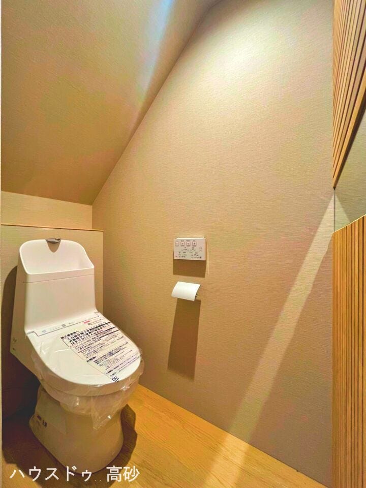 1階と2階のそれぞれにトイレを完備。就寝中や体調が悪い夜も、階段を使わず安心です。
(撮影日:2026.6.12)