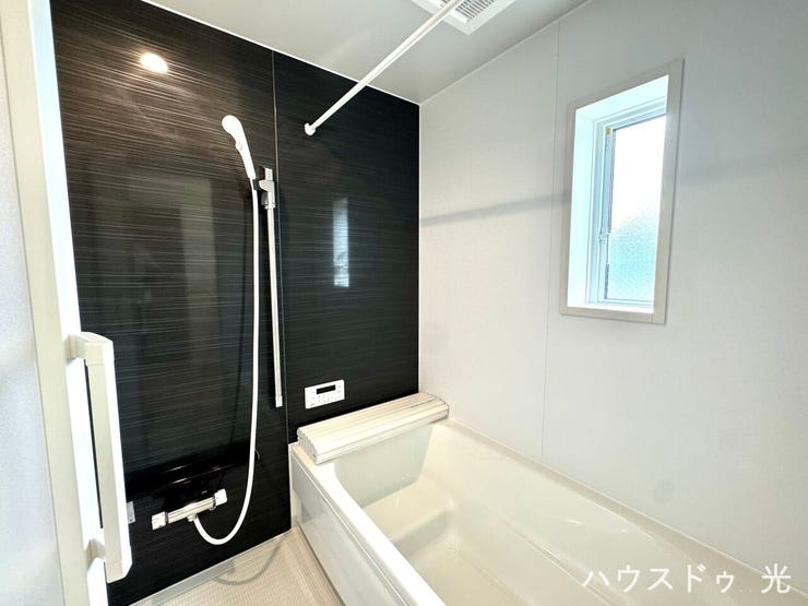 ■□■浴室■□■一日の疲れを洗い流し、心身を解放する、静かで贅沢な癒しの空間を提供します。