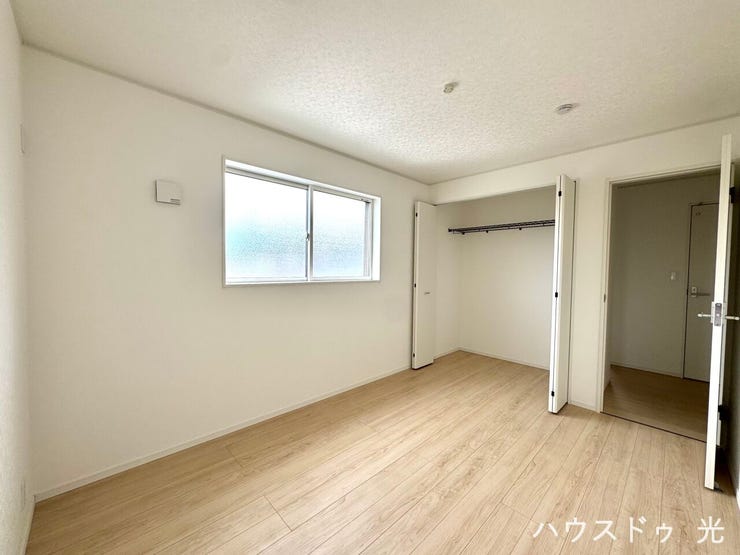 ■□■2階6.0帖洋室■□■仕事にも、趣味にも活躍する私的空間。自立心を育む個室の子供部屋としても最適です。