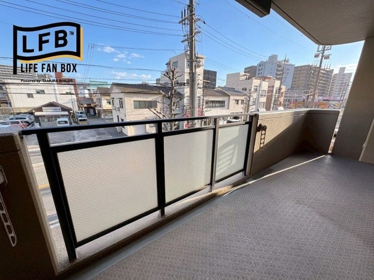 バルコニーです♪洗濯物もよく乾きそうです♪