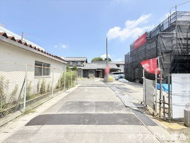南に位置する8帖洋室。バルコニーに面した一番広い居室で寝室にぴったり。ウォークインクローゼットを設置。
