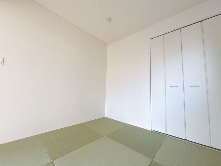 和室にも収納スペースがあり、お部屋がすっきり片付きます。