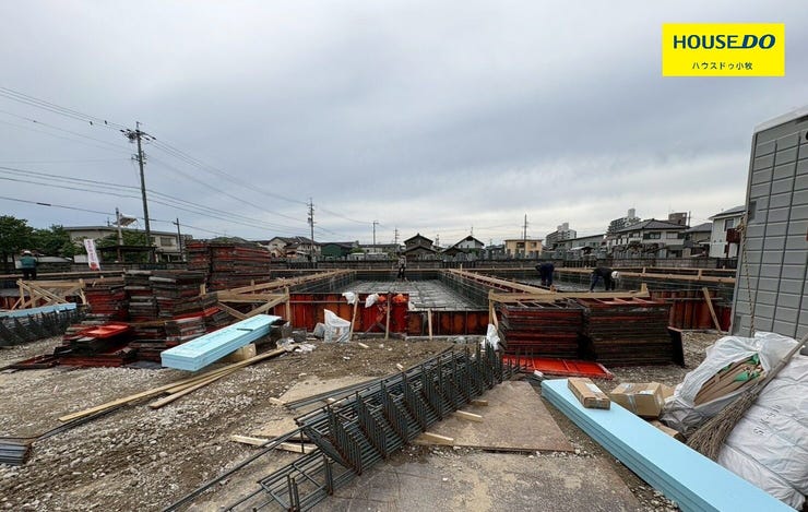 【外観】
【小牧市二重堀第3 3号棟】
構造の安定・劣化の軽減・維持管理更新への配慮・空気環境の4分野で住宅性能表示制度の最高等級を取得!
並列2台分の駐車場も完備!好価格だけでなく品質にも拘っています!