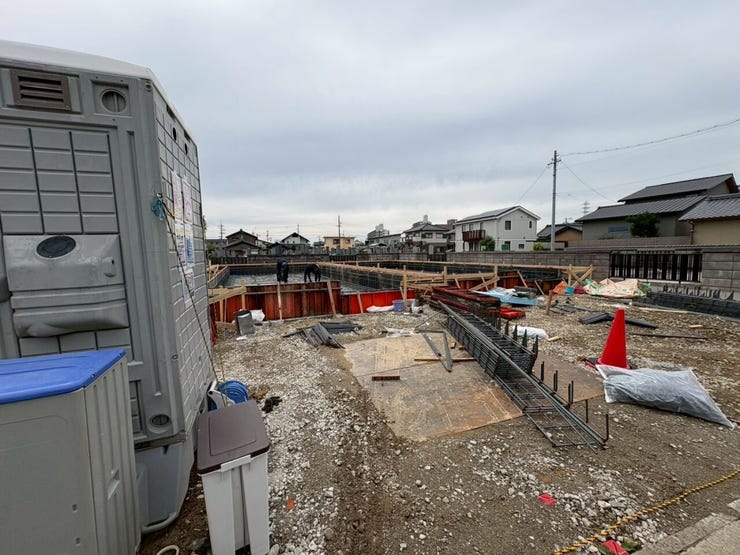 【東向きの土地】
東向きの土地は朝日が心地よく差し込み、一日の始まりを明るく快適に迎えられます!
家族が自然と笑顔になる爽やかな朝の光に包まれ、毎日を前向きにスタートできる魅力的な住環境です!