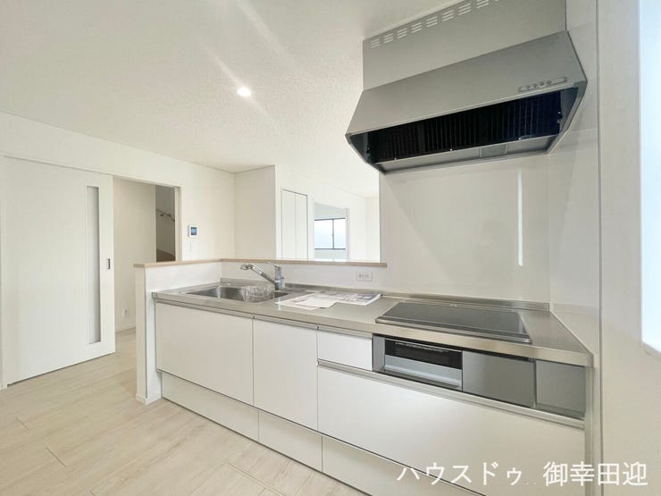 ■家族の「美味しい」が集まる舞台■高い機能性と美しいデザインを両立。料理する人も、待つ人も、笑顔になれる場所です。