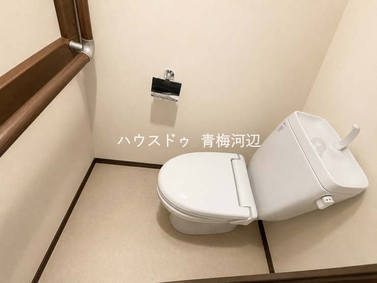 トイレ:白を基調としたシンプルな壁紙のトイレになります。2階にも設置されているのでお部屋からの移動も短縮できますね。※一部CG家具消し加工処理をしています。