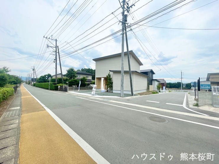 ■理想を叶える新しい暮らしの舞台■高いデザイン性と機能性を兼ね備えた住まい。ここで、家族の新しい物語が始まります。