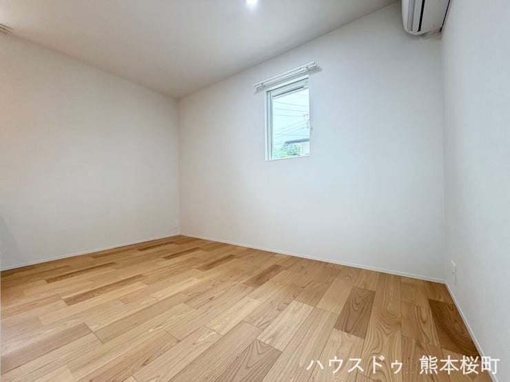 ■2階6帖洋室■心からリラックスできる静けさ、上質な眠りで、毎日をリセットします。明日への活力を養う空間です。