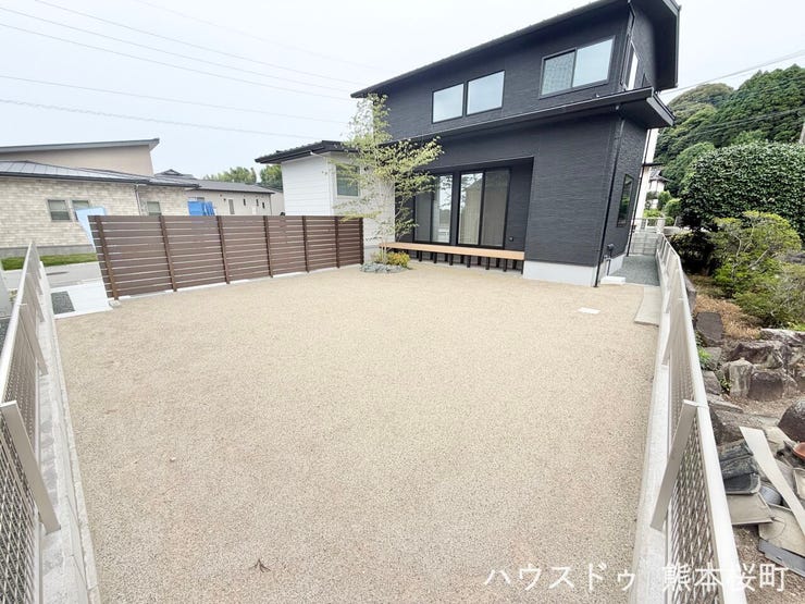 ■遊びと安らぎの多目的空間■子どもが安全に遊べ、ペットと触れ合い、大人も自然に癒やされる、暮らしを彩るスペースです。