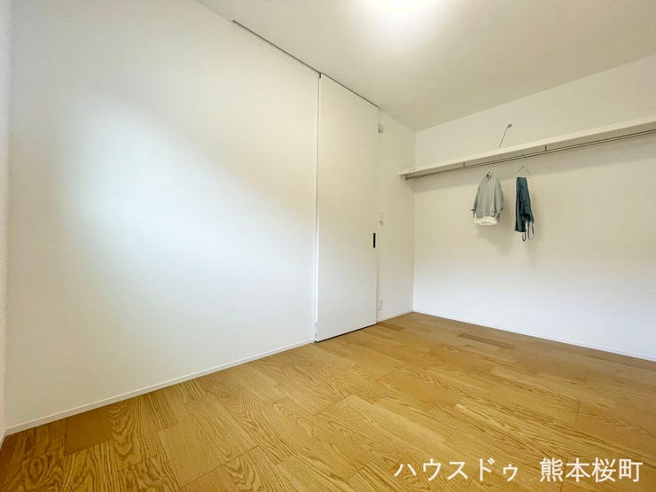 ■2階洋室②■寝室、書斎、趣味の部屋。家族の成長やライフスタイルに合わせ、様々な使い方ができる快適な空間です。