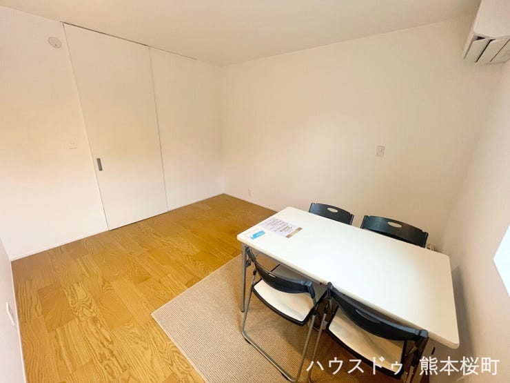 ■2階洋室①■心からリラックスできる静けさ、上質な眠りで、毎日をリセットします。明日への活力を養う空間です。