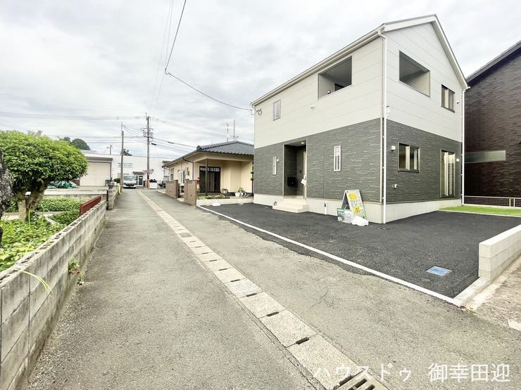 ■理想を叶える新しい暮らしの舞台■高いデザイン性と機能性を兼ね備えた住まい。ここで、家族の新しい物語が始まります。