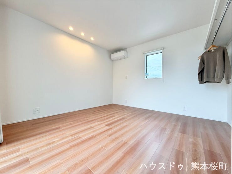 ■1階洋室■心からリラックスできる静けさ、上質な眠りで、毎日をリセットします。明日への活力を養う空間です。