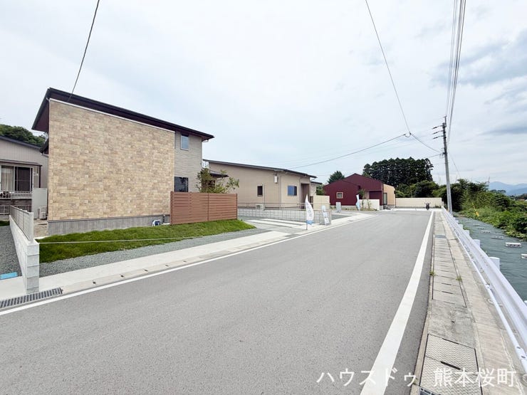 ■理想を叶える新しい暮らしの舞台■高いデザイン性と機能性を兼ね備えた住まい。ここで、家族の新しい物語が始まります。