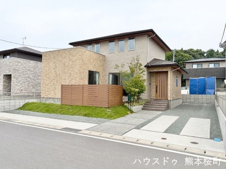 ■車と趣味の幅が広がる場所■単なる駐車スペースではない、洗車やタイヤ交換、DIYにも使える多目的な屋外スペースです。