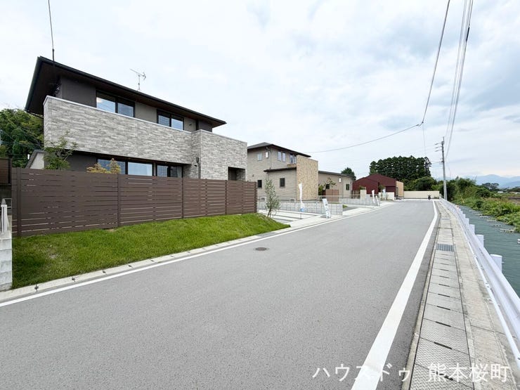 ■理想を叶える新しい暮らしの舞台■高いデザイン性と機能性を兼ね備えた住まい。ここで、家族の新しい物語が始まります。