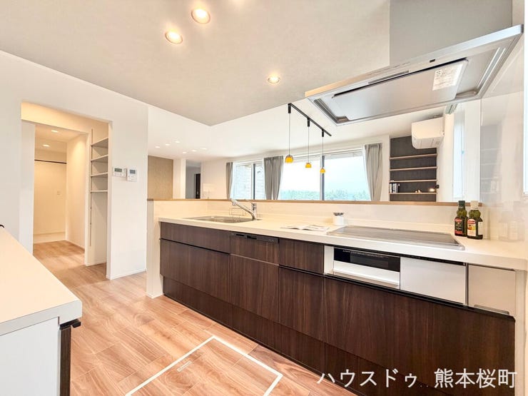 ■家族の「美味しい」が集まる舞台■高い機能性と美しいデザインを両立。料理する人も、待つ人も、笑顔になれる場所です。