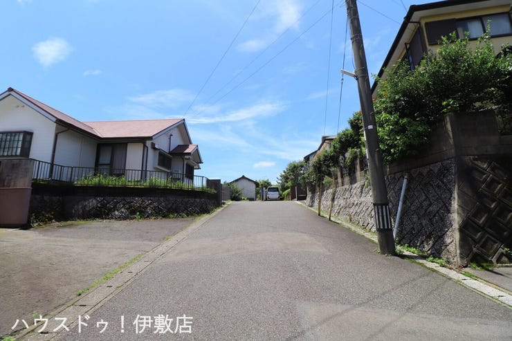 【前面道路】
南側前面道路、行き止まり道路で交通量少なめです