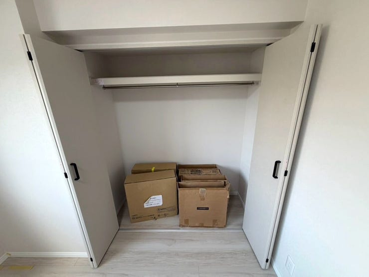 各居室には収納がついておりますので、お荷物の整理ができそうですね