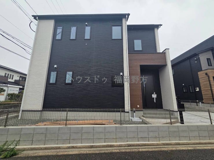 【外観】
洗練されたスタイリッシュな外観デザイン
